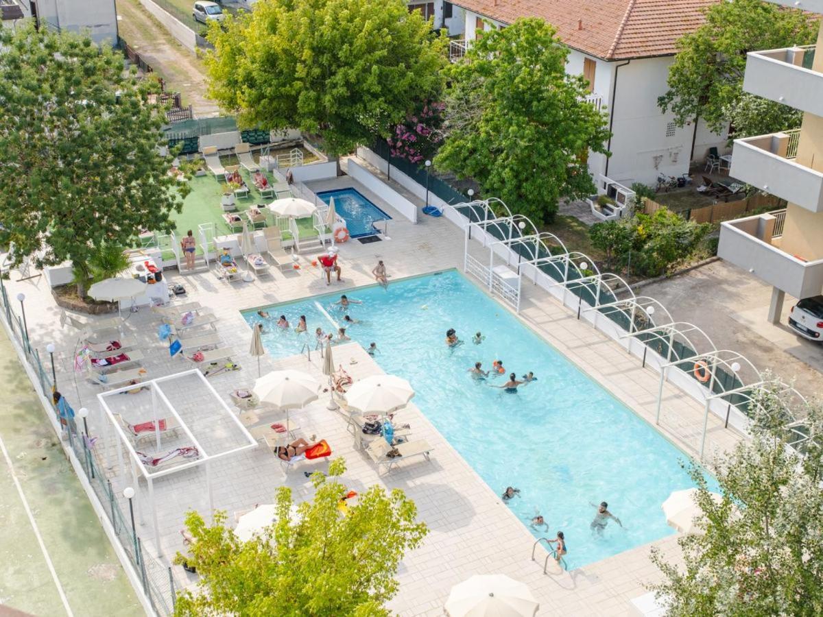 Hotel Marina Beach - Azzurro Club Ravenna Ngoại thất bức ảnh