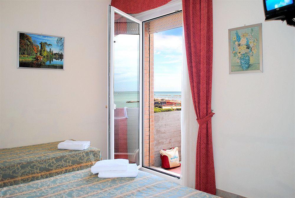 Hotel Marina Beach - Azzurro Club Ravenna Ngoại thất bức ảnh