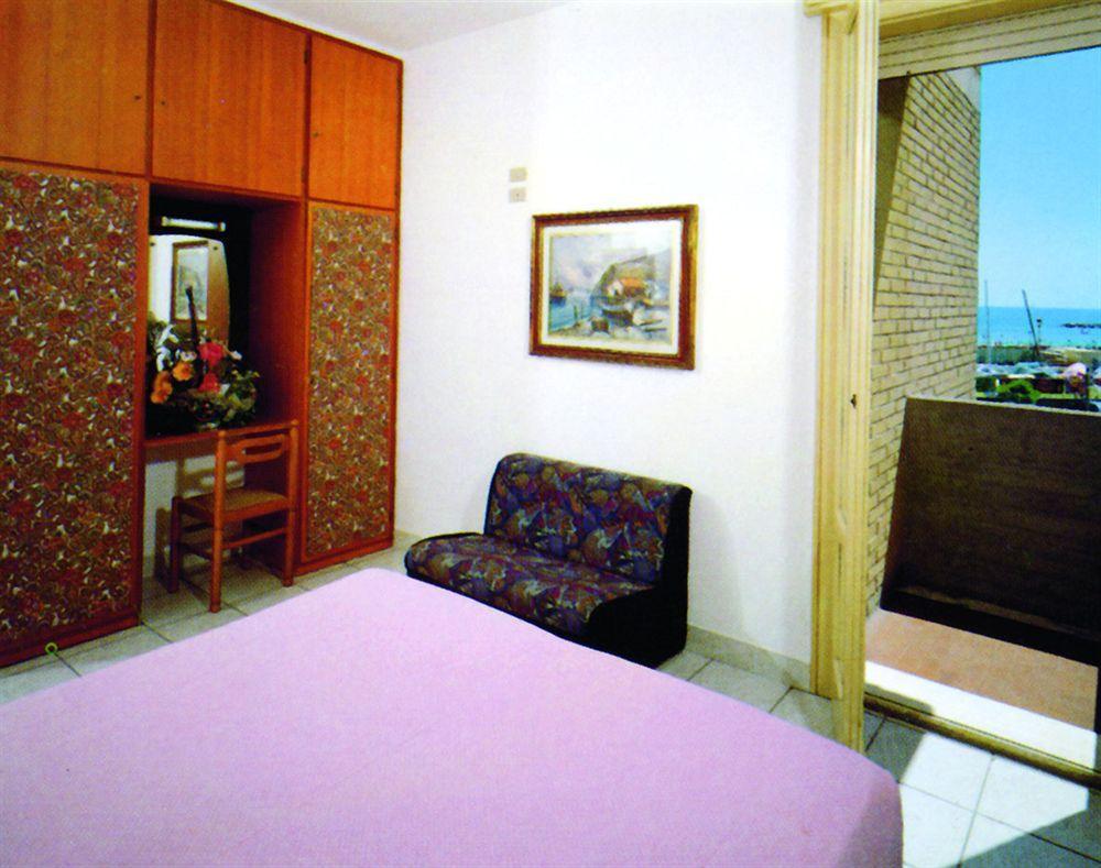 Hotel Marina Beach - Azzurro Club Ravenna Ngoại thất bức ảnh