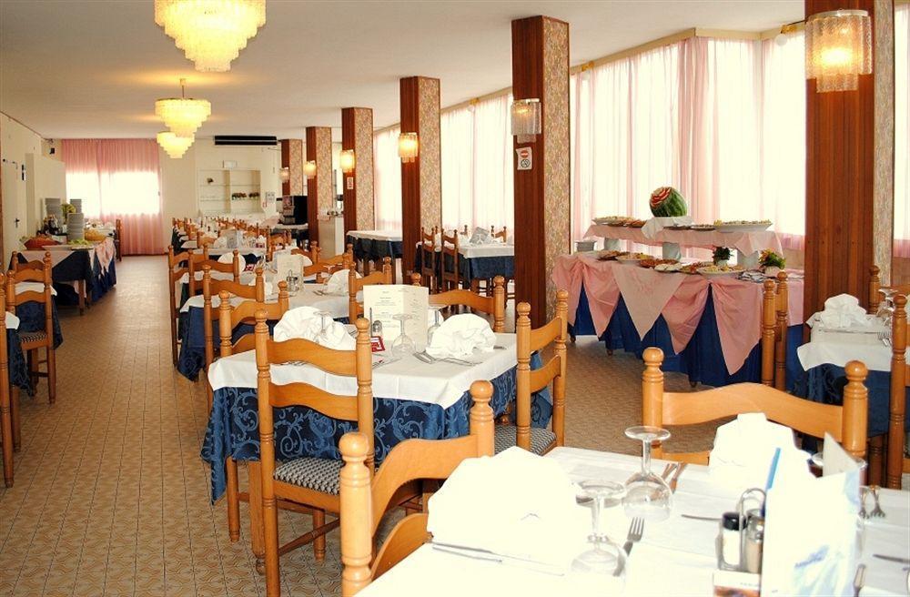 Hotel Marina Beach - Azzurro Club Ravenna Ngoại thất bức ảnh