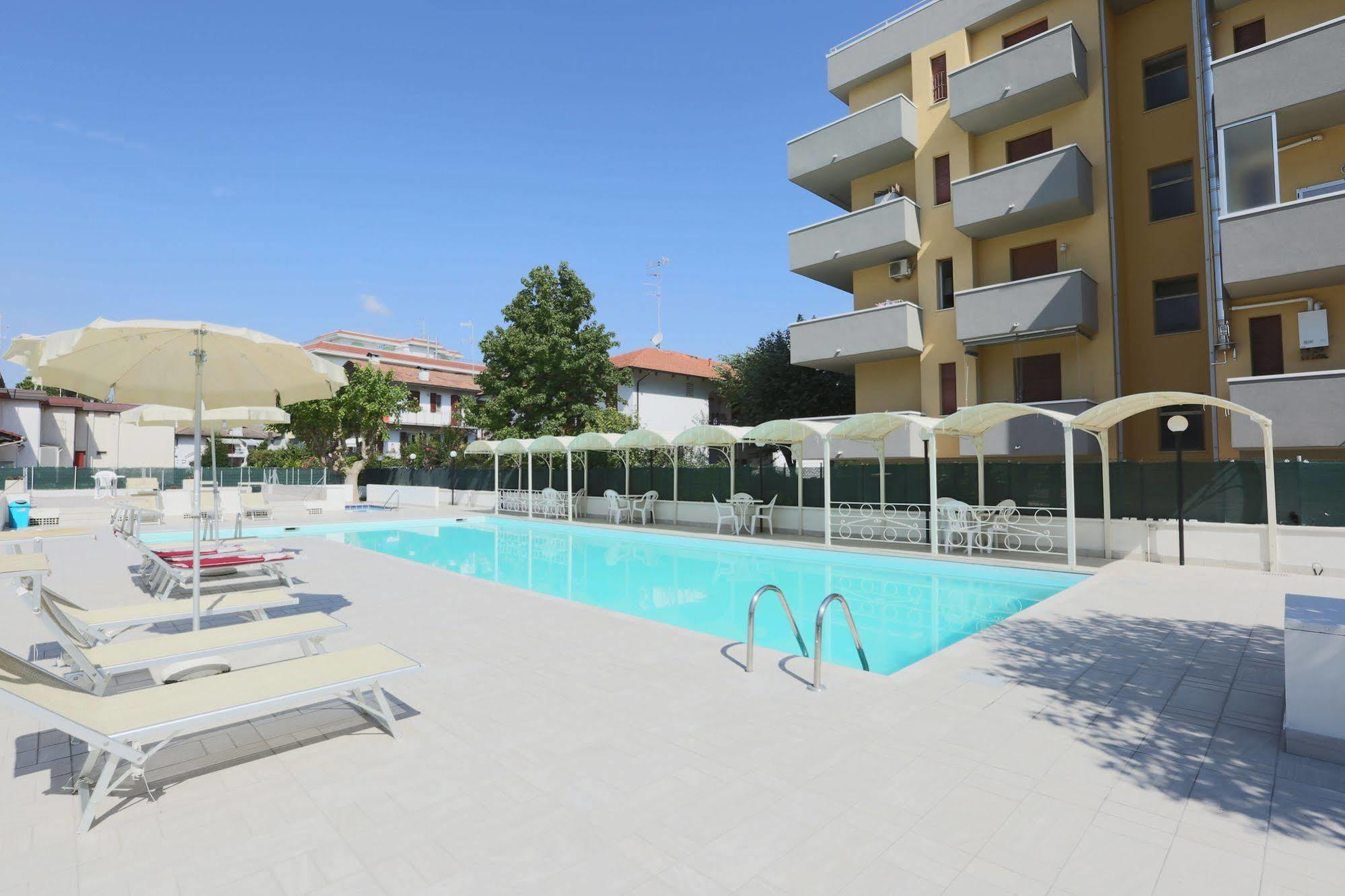 Hotel Marina Beach - Azzurro Club Ravenna Ngoại thất bức ảnh