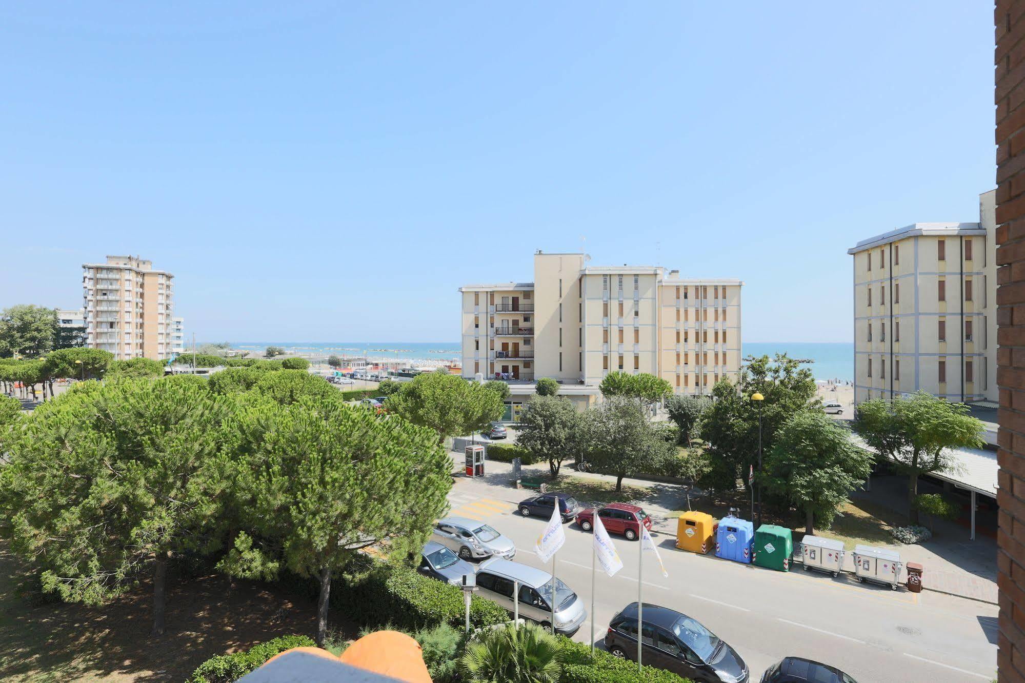 Hotel Marina Beach - Azzurro Club Ravenna Ngoại thất bức ảnh