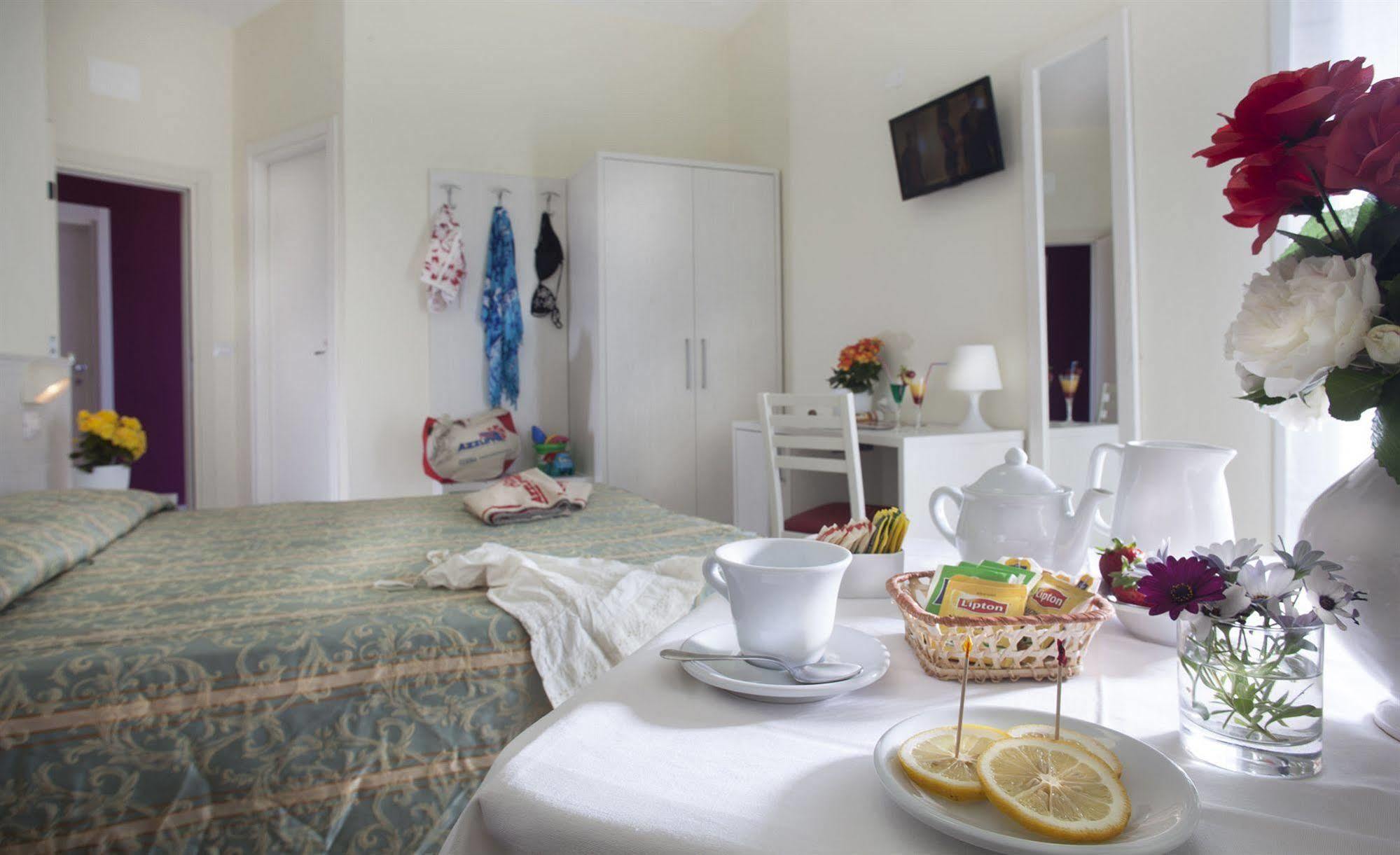 Hotel Marina Beach - Azzurro Club Ravenna Ngoại thất bức ảnh